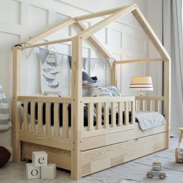 Birgitta Barrier Plus house bed