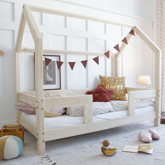 Charming house beds for delightful playtime